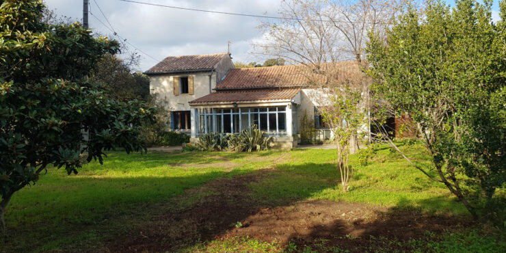 Maison traditionnelle à Bollène avec grand terrain constructible